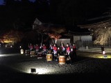 <figcaption>和太鼓の演奏。</figcaption>